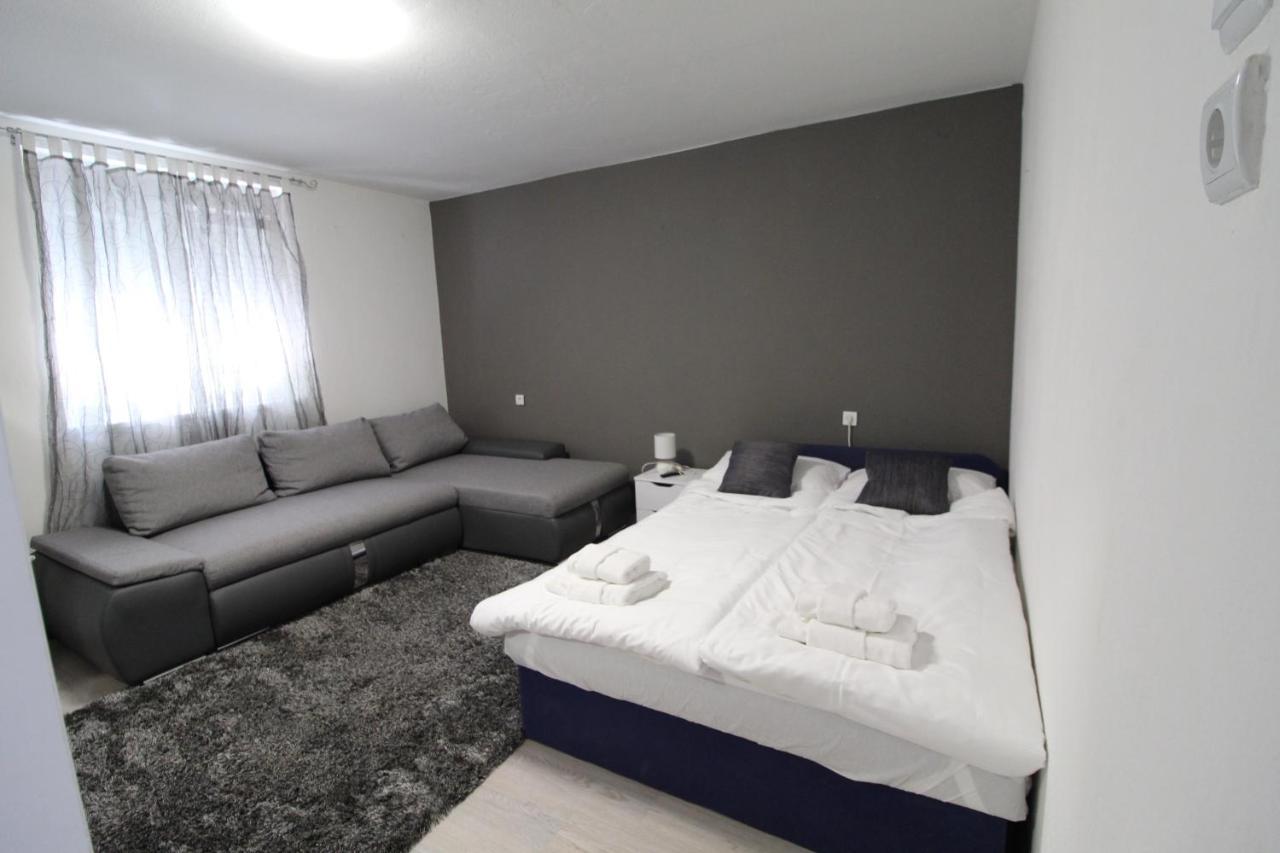 Apartment Matijas, 3 Bedroom Apt With Terrace And Parking Сплит Екстериор снимка