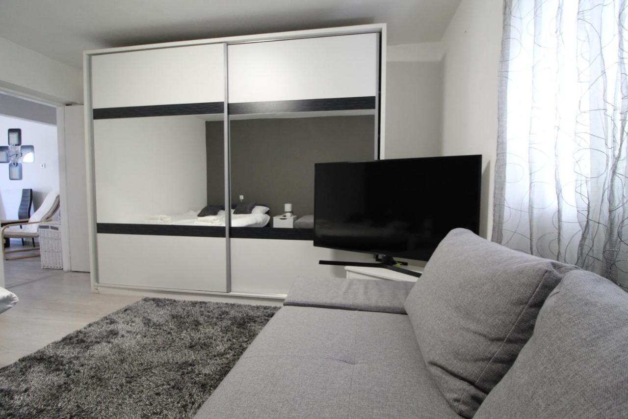 Apartment Matijas, 3 Bedroom Apt With Terrace And Parking Сплит Екстериор снимка